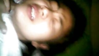 Người đàn ông may mắn này được sử dụng bởi hai chú gà con nóng bỏng những bộ phim sex của hàn quốc quyến rũ