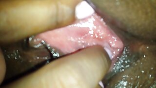 Four insatiable shemales tấn công cổ họng của một chàng phim sét hàn quốc không che trai lập dị