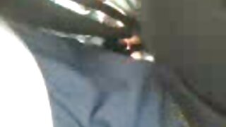 Khát nước vì cum nhật bản cô gái bú dương vật trên một xex hàn đường